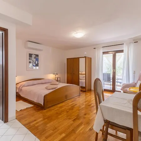 Koraca 3*